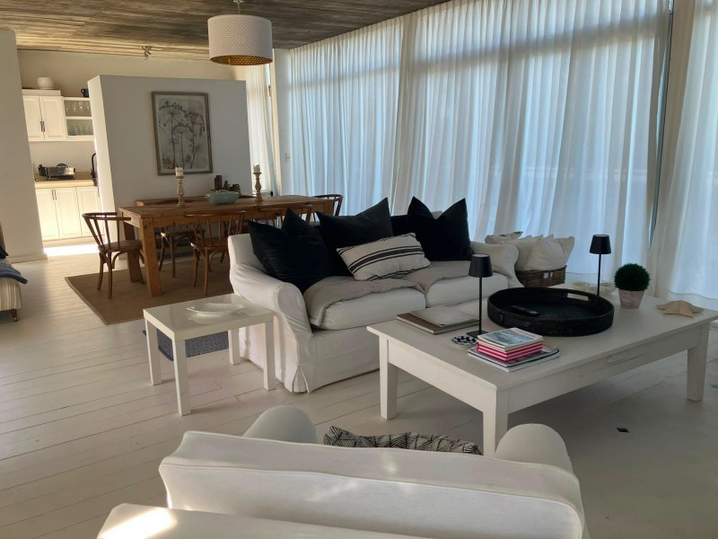 Casa con pileta y vista al mar en La Juanita